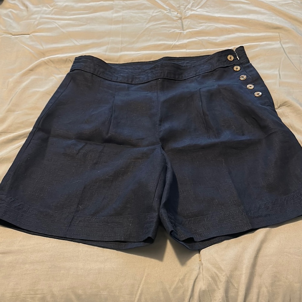 NWOT Chico’s Linen Navy Button-Accent Women's Shorts